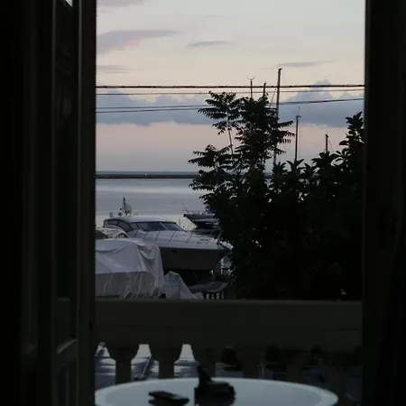 Be Happy Bed & Breakfast *