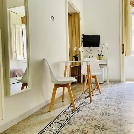 Be Happy Bed and Breakfast Σαλέρνο