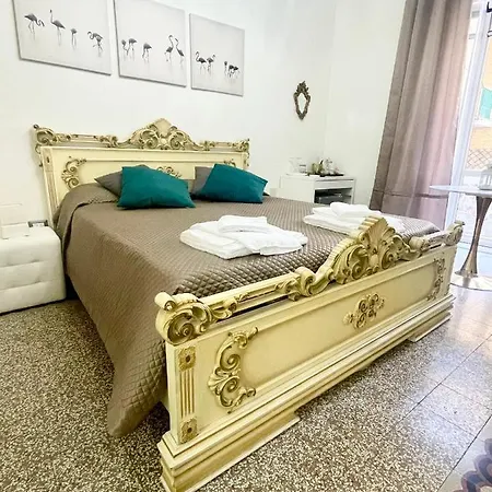 Be Happy Bed and Breakfast Σαλέρνο